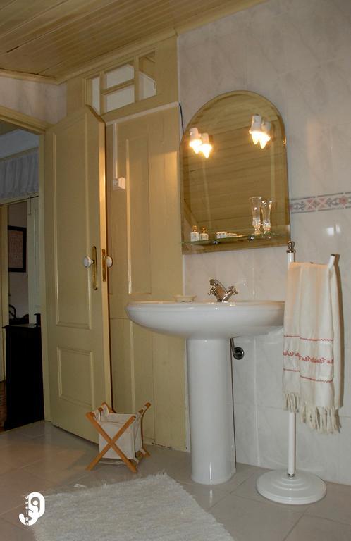 Quinta Dos Barbas Guest House Oliveira do Hospital Rom bilde
